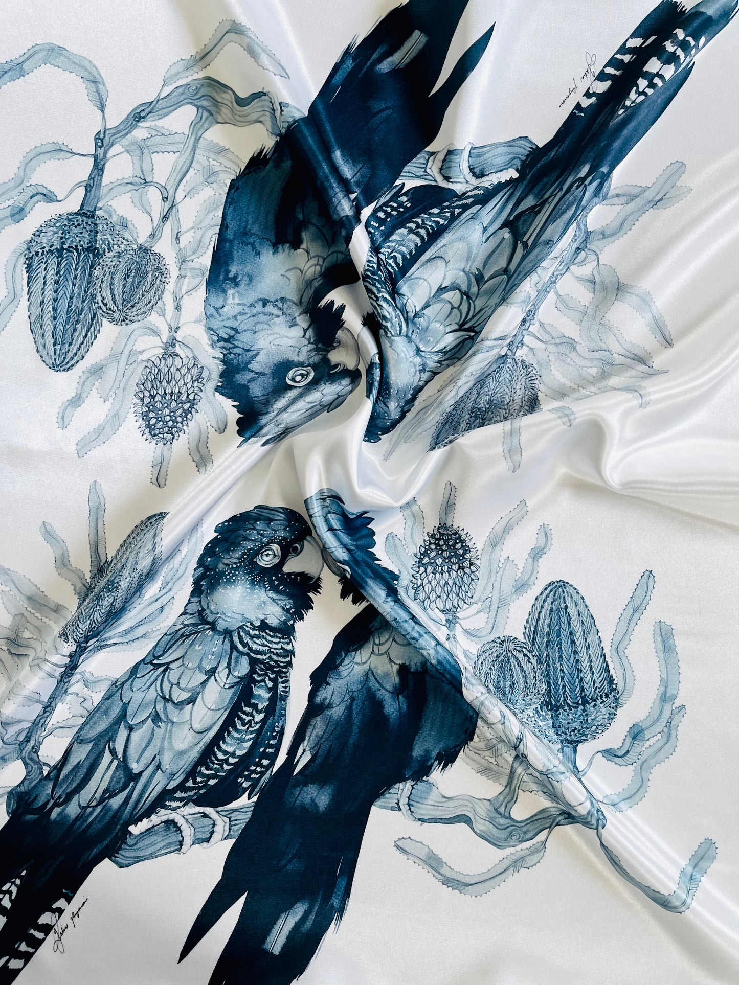 Mandart Black cockatoos bandana