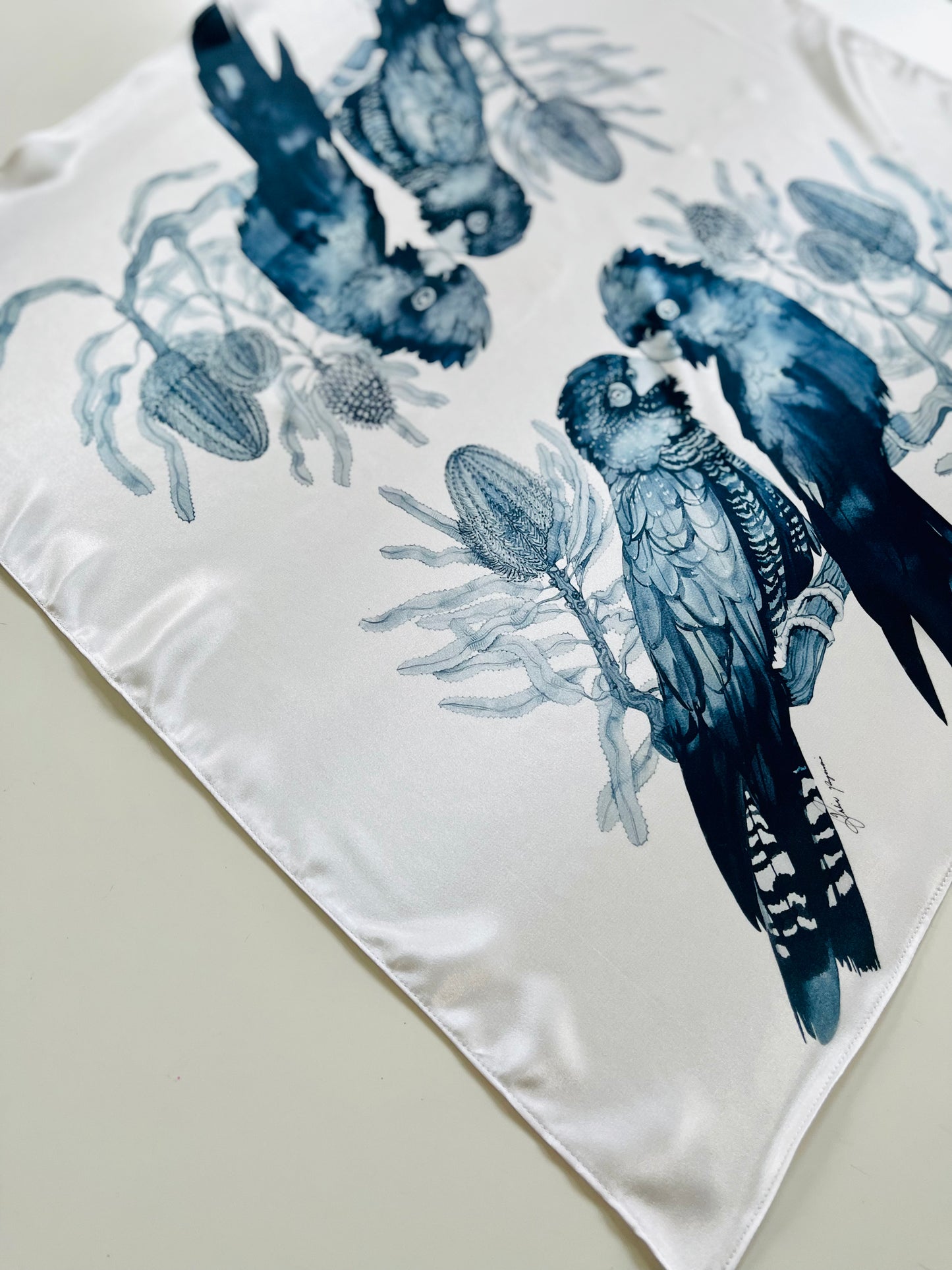 Mandart Black cockatoos bandana