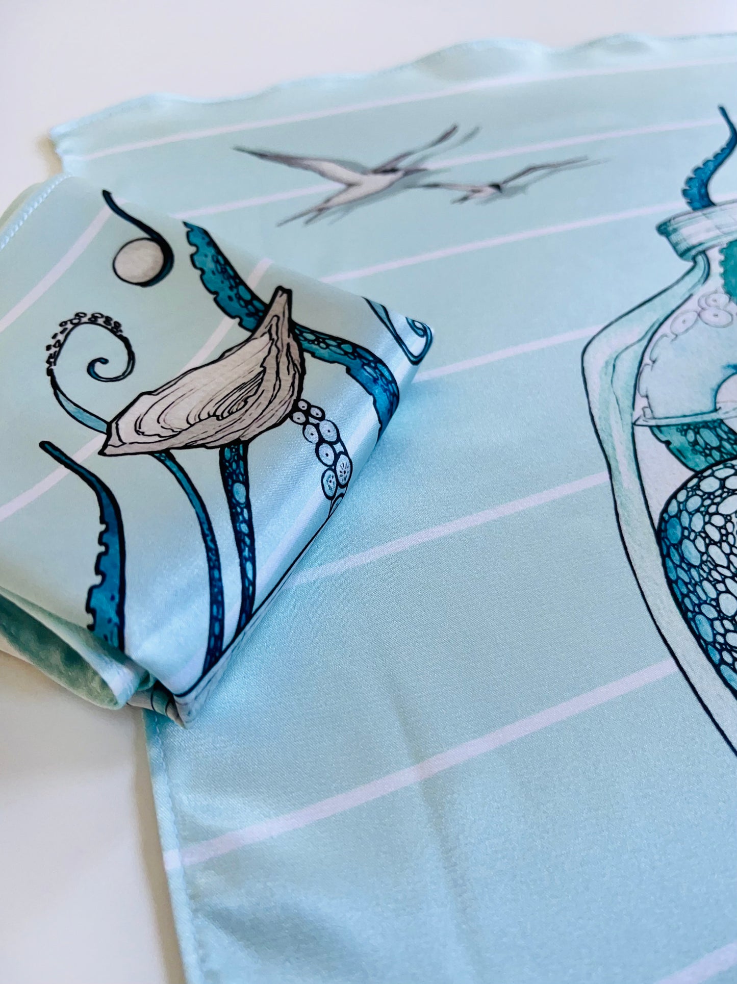 Mandart small pearl the octopus bandana