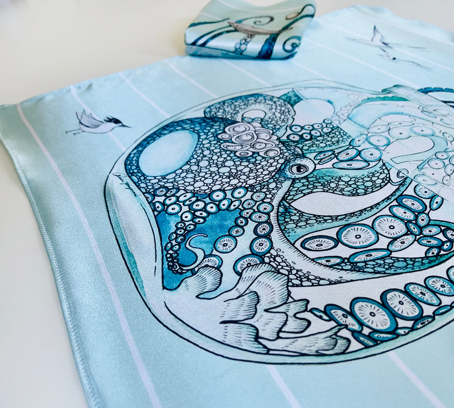 Mandart small pearl the octopus bandana
