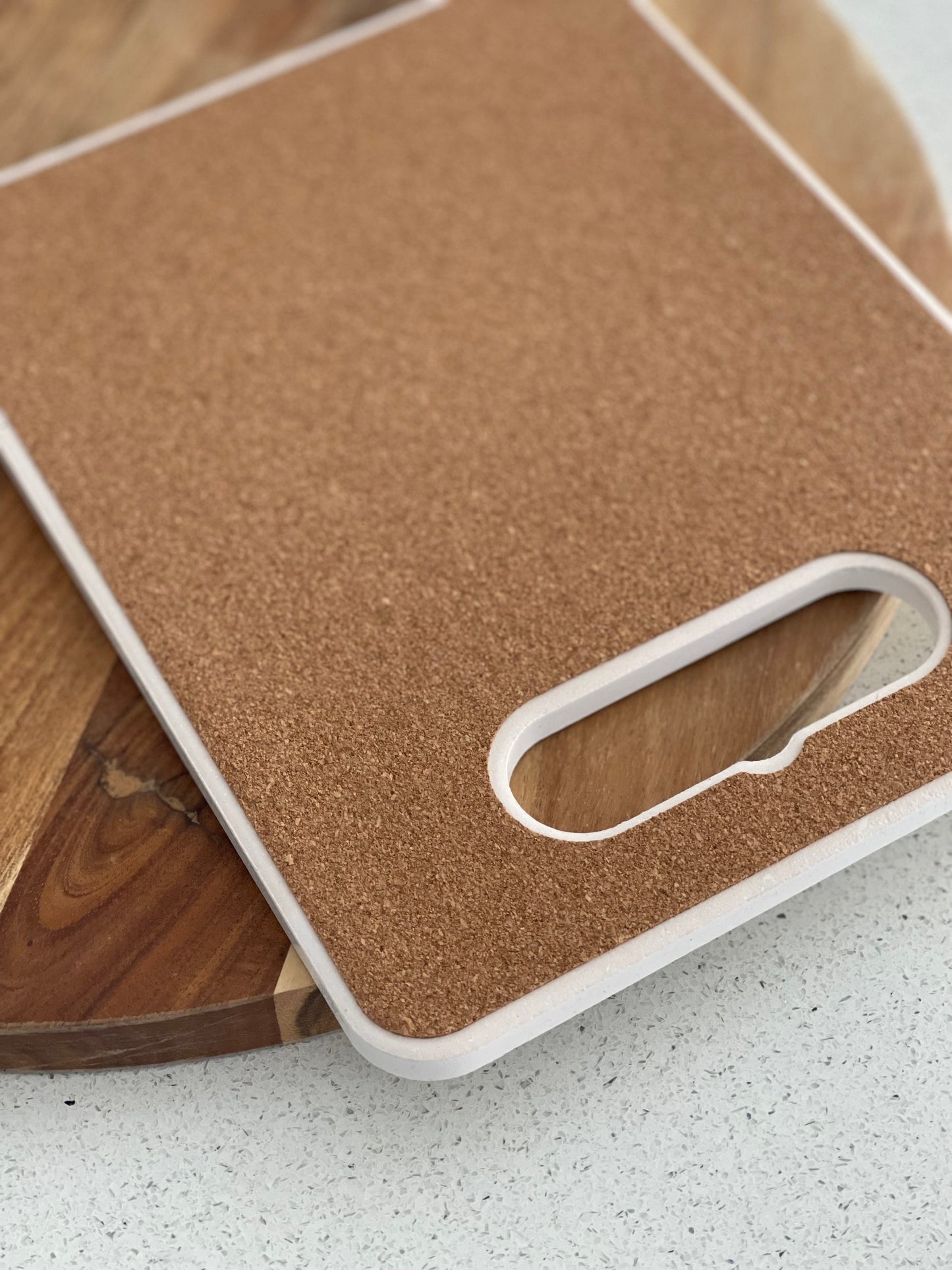 Magpie ceramic trivet
