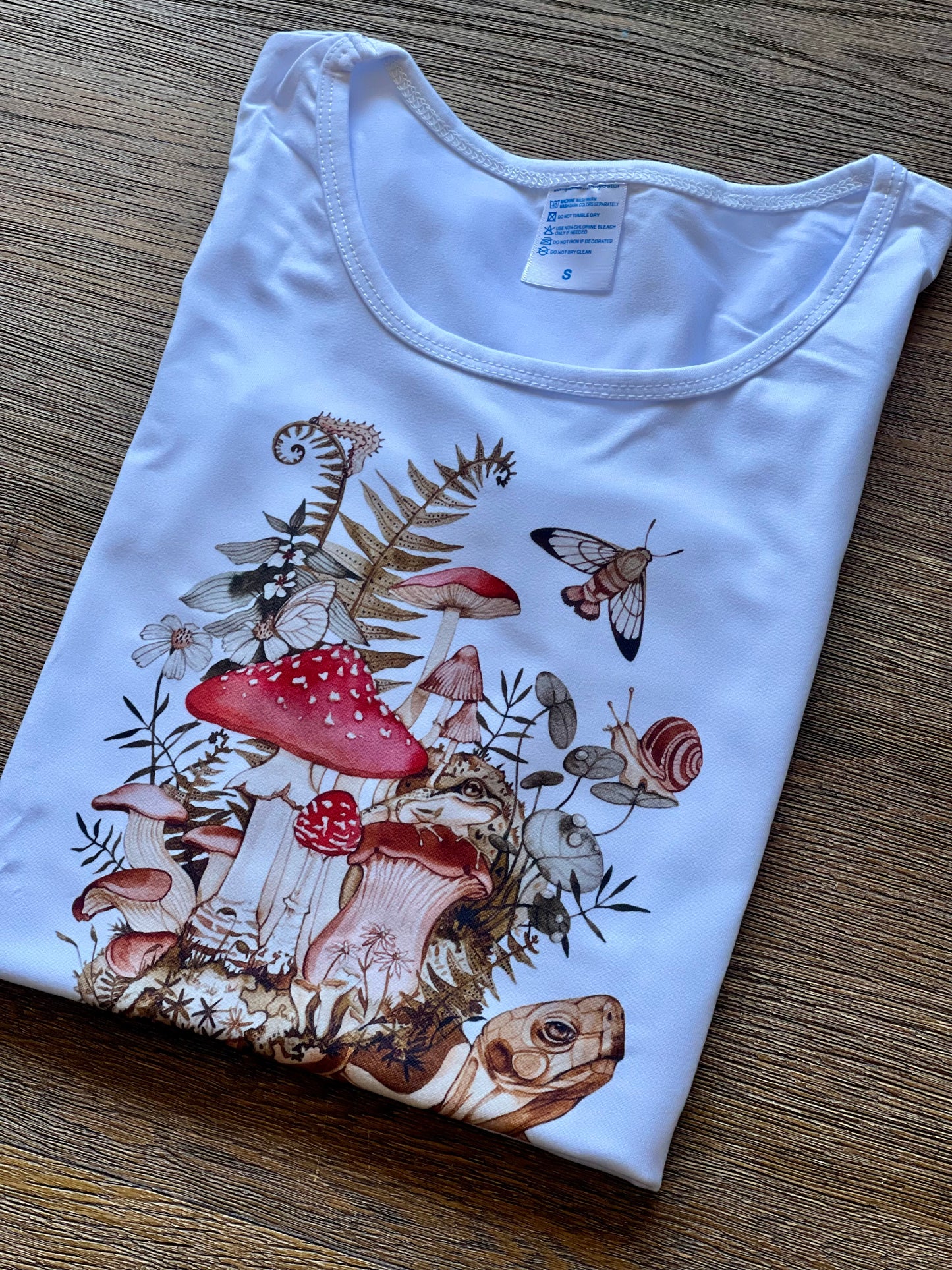 Weedy sea dragon unisex T-shirt