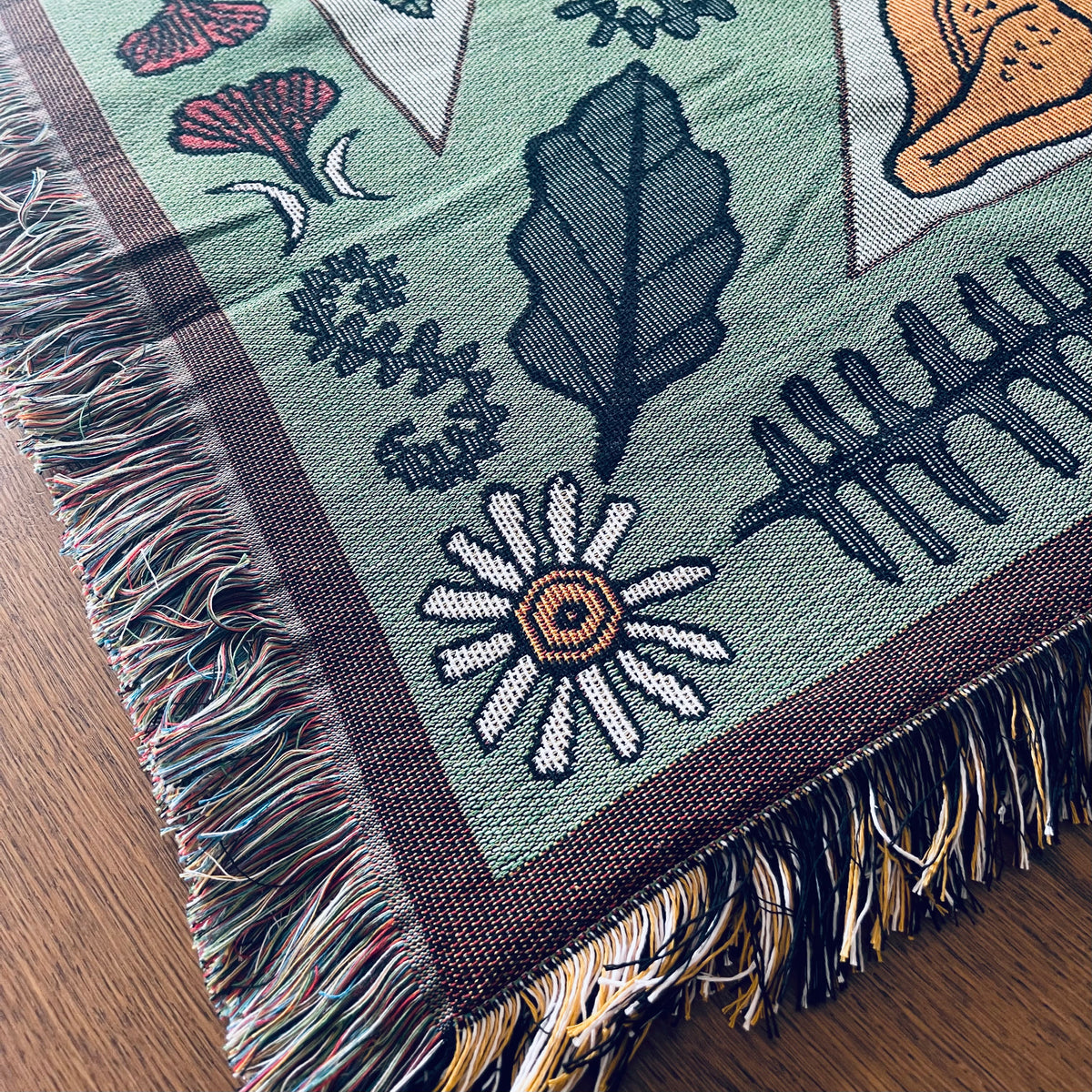 Mandart woven throw blankets “The Secret Garden Party”