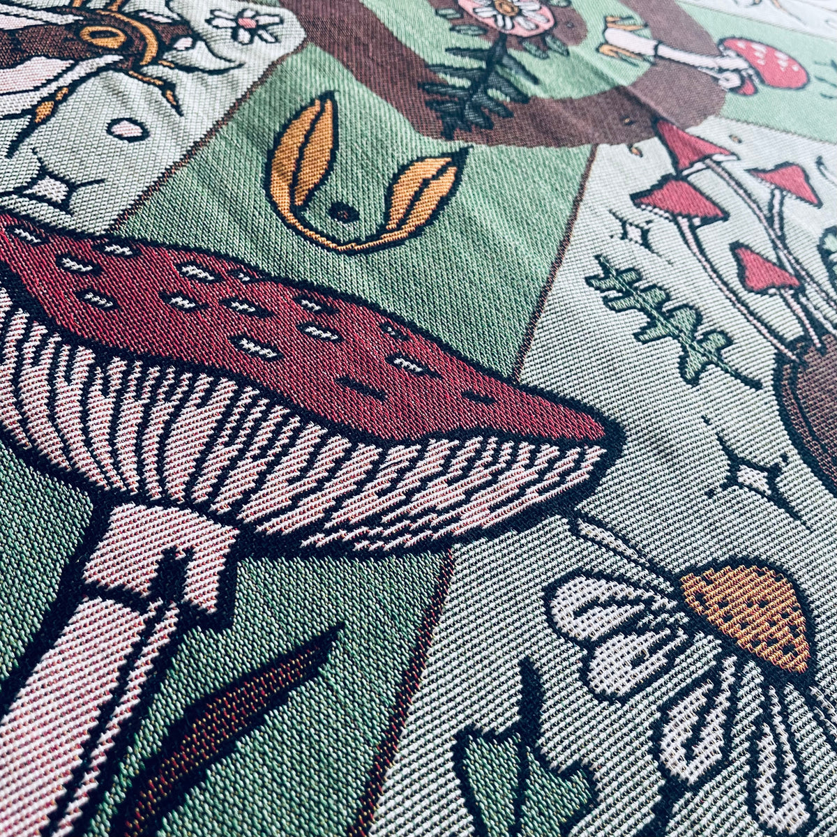 Mandart woven throw blankets “The Secret Garden Party”